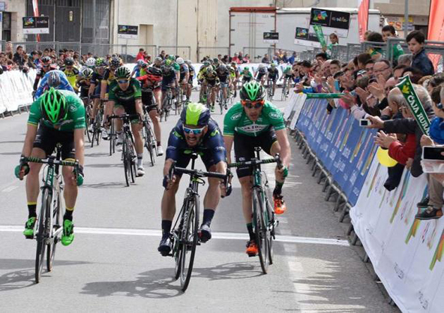 Pello Bilbao wins stage 1